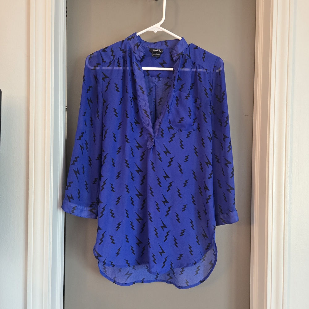 Rue21 Blue and Black Patterned Blouse